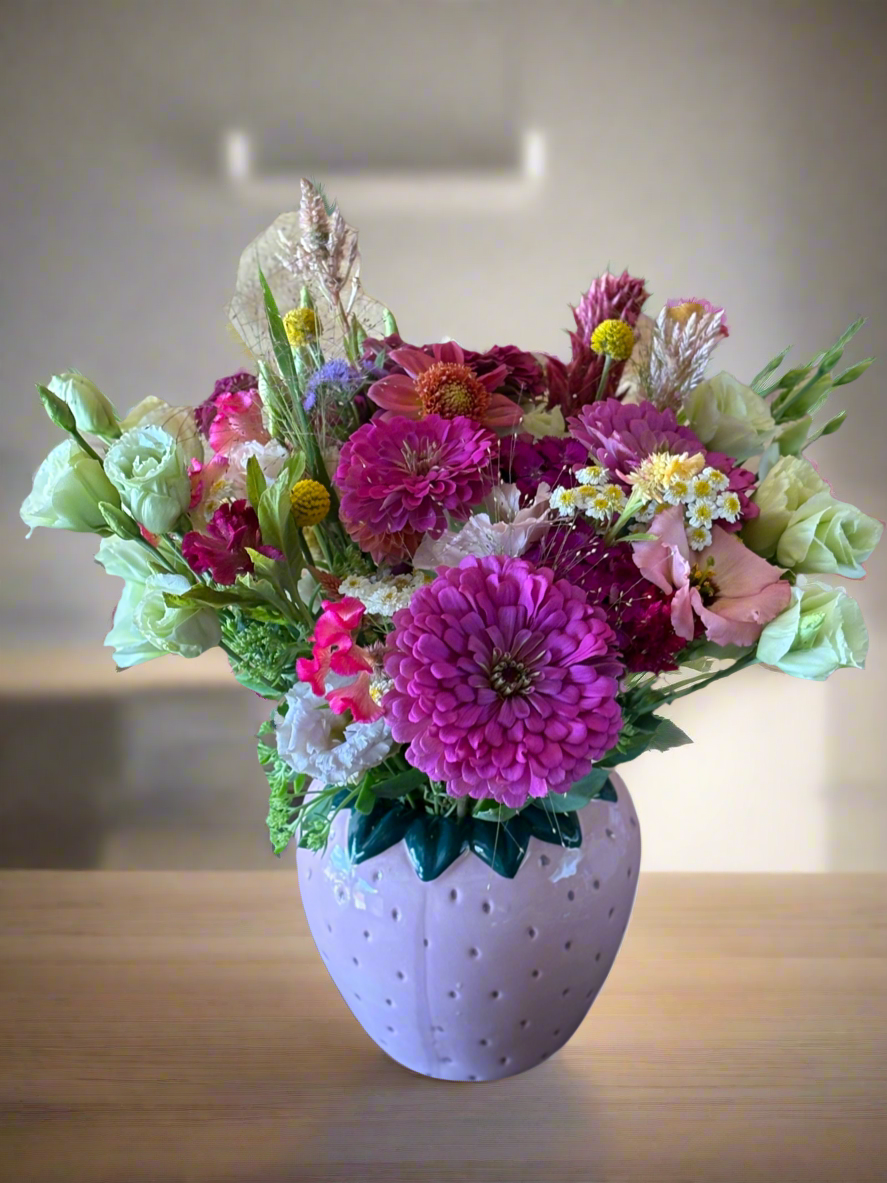 🍓 vase arrangement