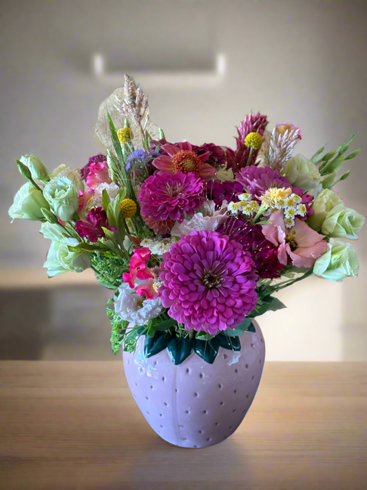🍓 vase arrangement